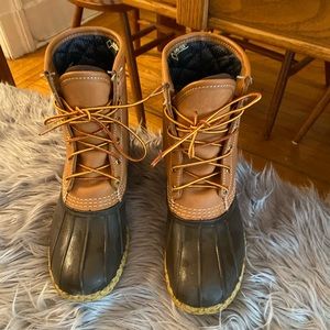 L.L.Bean 8" Gore-Tex Women Bean Boots fits  9.5